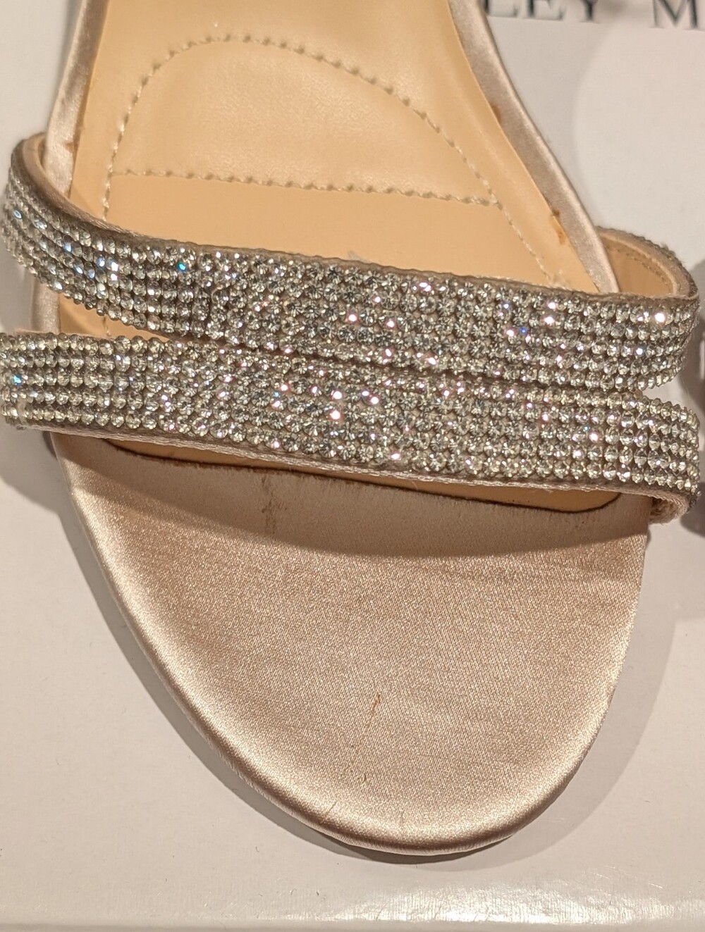 Badgley Mischka Champagne Satin Block Heel Sandal with Crystal Straps Size 7 - Picture 6 of 9